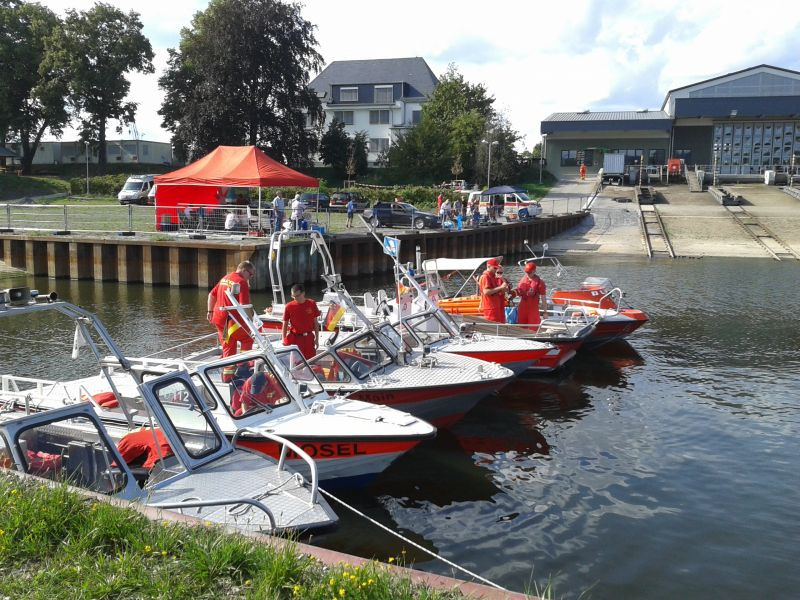 Rettungsboote im Bereitstellungsraum WSA-Hafen Koblenz